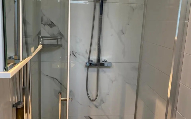 Modernes Studio (Adults Only)