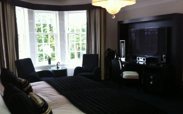 Cairn Lodge