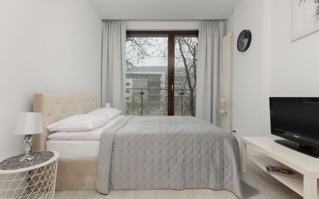Triton Park Studio Warsaw by Renters