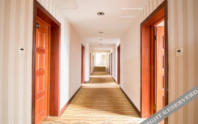 Quzhou Crown Holiday Hotel