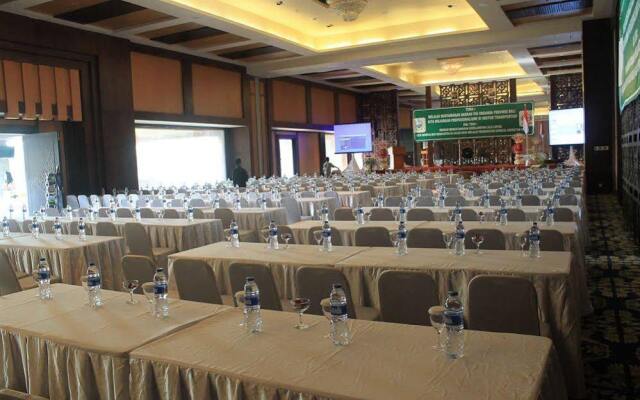 Harrads Hotel and Convention