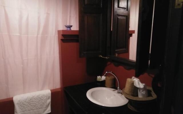 Tri Yaan Na Ros Colonial House
