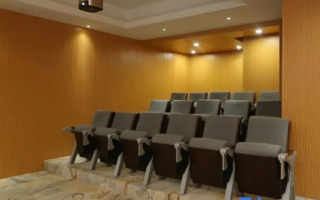 Luliang Jinhai Business Hotel
