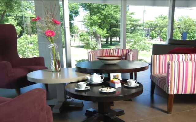 Plaza Suites Campana