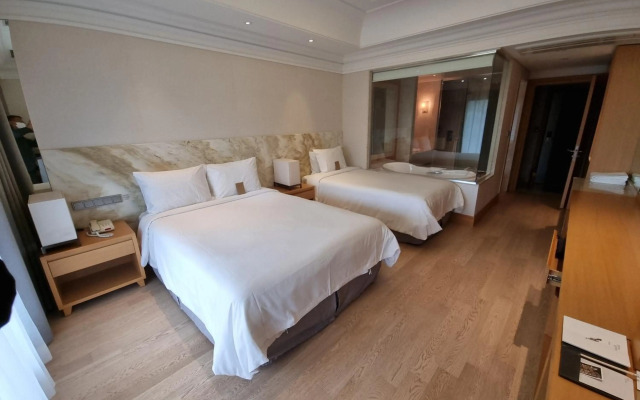 Pine Grove Hotel