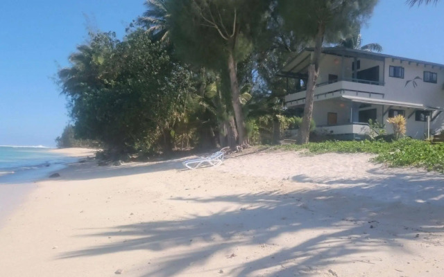 Aroa Beachside Resort