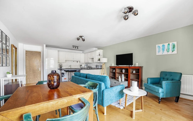 The Canary Wharf Flat