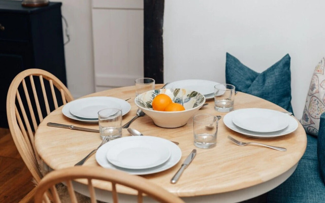 Chalk House - Pet Friendly - From 125 Per Night