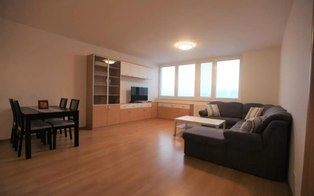 Koloseo residence. Free parking. Lake view.