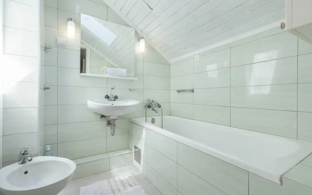 Detached Villa/njivice/sleeps6/stunning Views/wifi