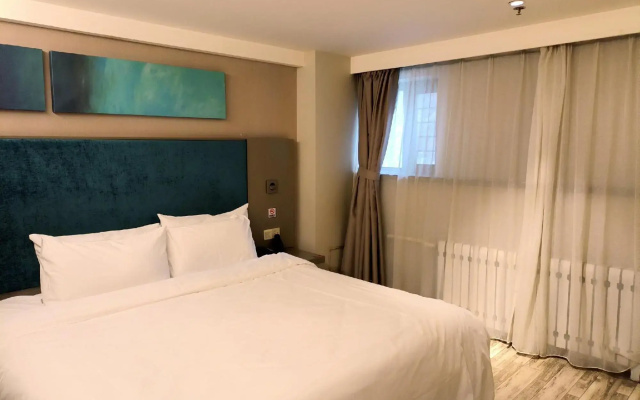 Home Inn & Suites (Harbin Ice and Snow World Sunac Mall Park Store)