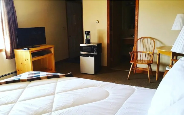 Spillover Motel and Inn