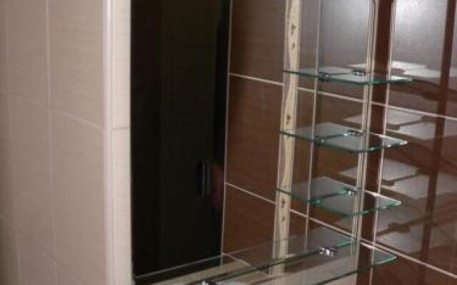 Szilfa Étterem Mariann Apartman