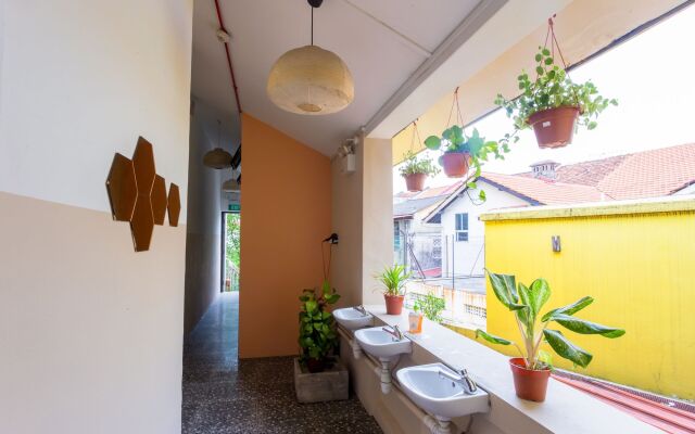 The Hive Singapore Hostel
