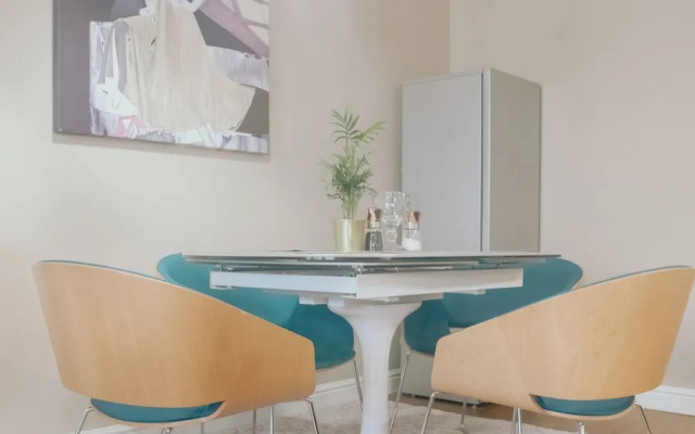 Stunning Quiet Apartment in Historic Building