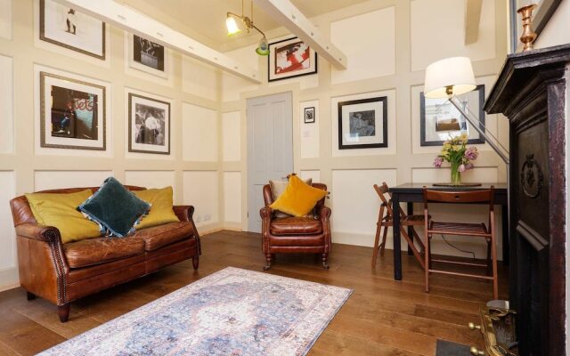 Bloomsbury Mews