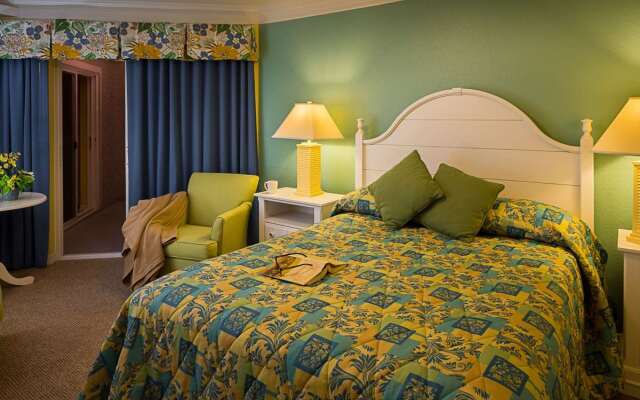 Hibiscus Oceanfront Resort