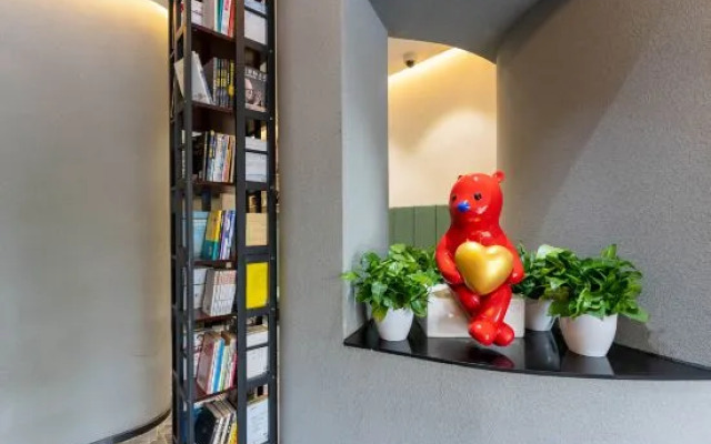 Shanghai Pudong Xiangguo