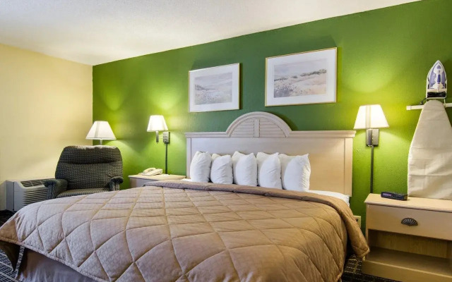 Quality Inn Merriam - Kansas City