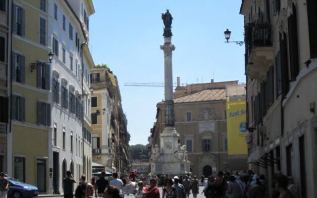 Townhouse Condotti 29