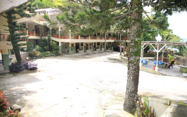 Pandu Lakeside Hotel Parapat - Toba Lake
