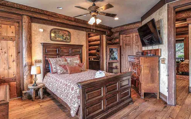 Forge Lake Lodge in Topton