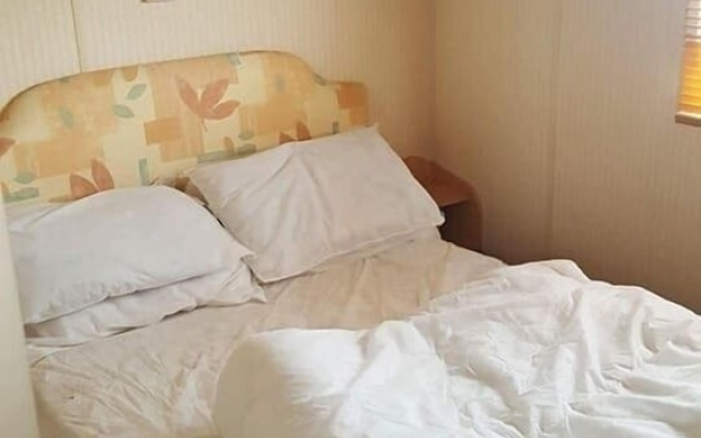 T & J's Caravan - 251 Happy Day's