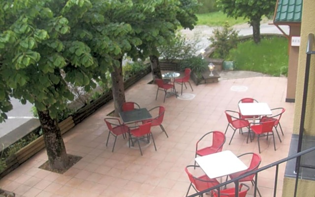 Hotel Restaurant  Rive Gauche