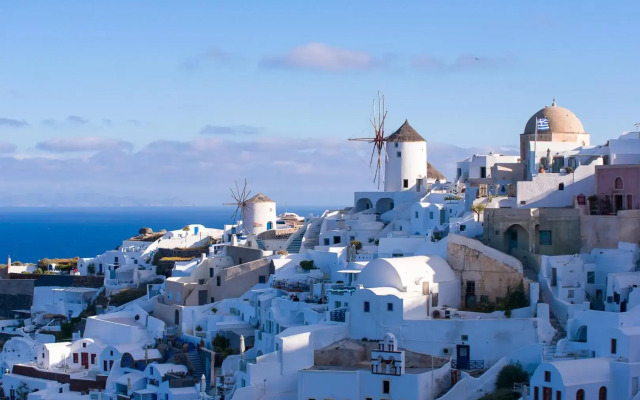Pezoules of Oia