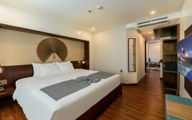 Tokyo Boutique Front Beach Hotel
