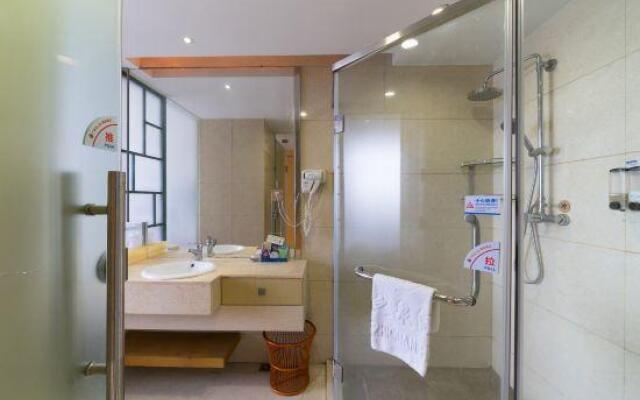 Longzhiquan Spa Business Hotel