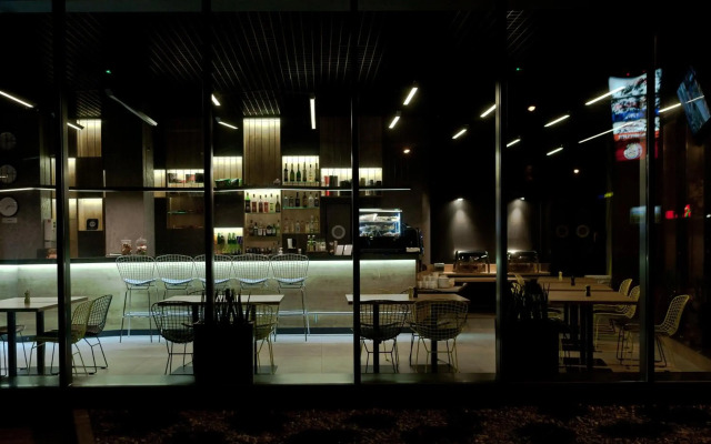 Air Hotel