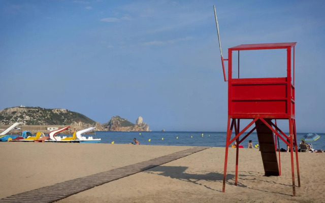 Hotel & Diving les Illes