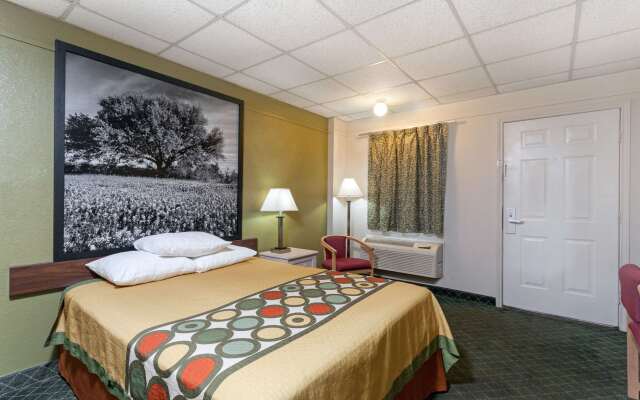 Super 8 by Wyndham Fredericksburg