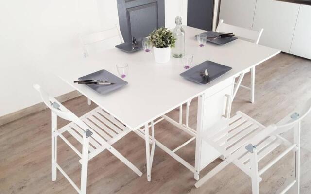 GregBnb-com - Filet suspendu ! - PARKING INCLUS - CLIMATISÉ - WIFI -15min Gare