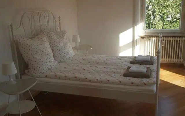 Stilvolle Wohnung Mit Garten