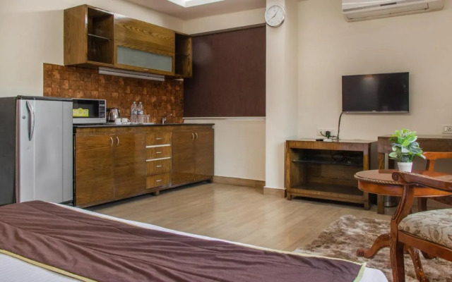 Omatra Hotel Infantry Road