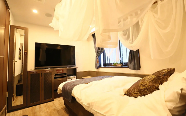 Hotel Petit Bali Higashishinjuku - Adults Only