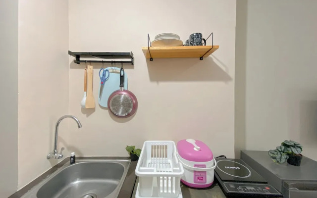 Relaxing Studio Apartment At Transpark Juanda Bekasi Timur