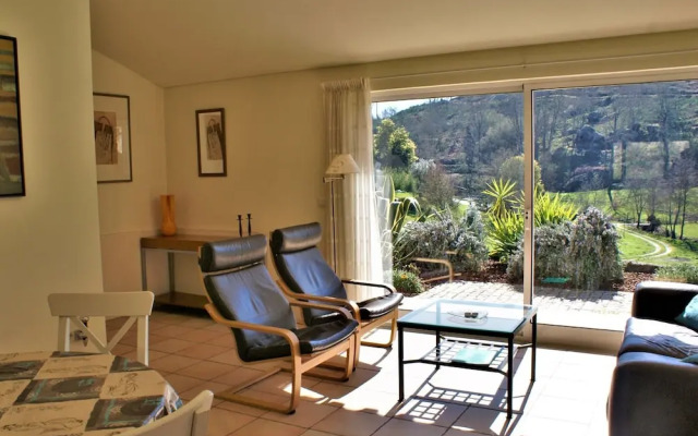 Semi-detached Home in Covas With Shared Pool
