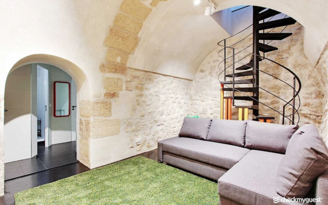 Authentic Apartment - 2br/6p - Le Marais