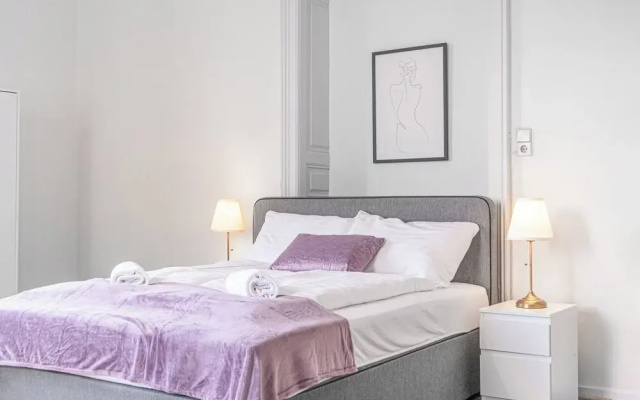 Near AKH 2 Apartments For Groups