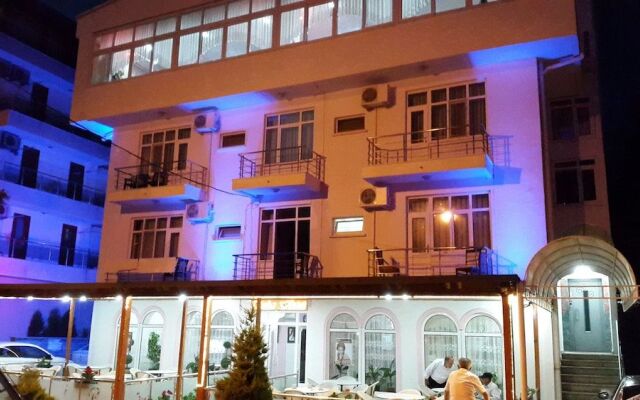 Leman Akçay Otel
