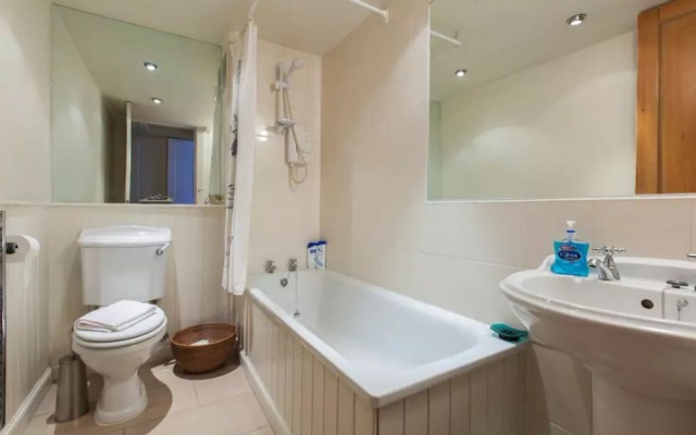 1 Bedroom New Town Flat