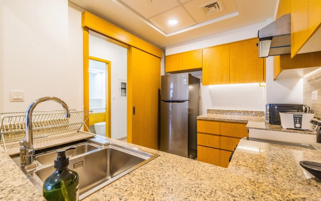 Monty Holiday Home - Serene & Modern Apartment With Burj Khalifa View