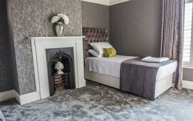 Vaulty Manor