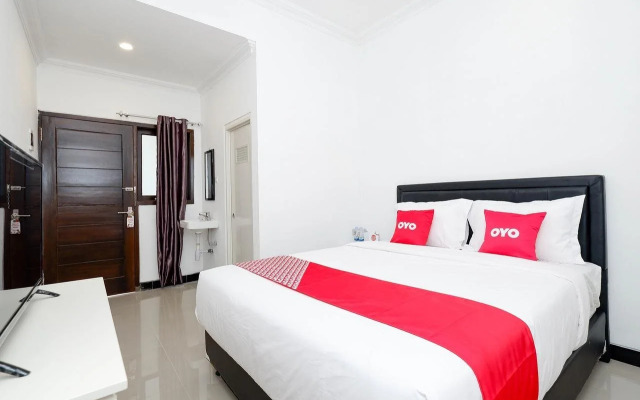 OYO 1611 Four D'home