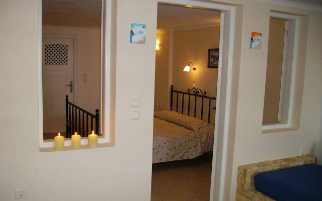 Hotel Thira