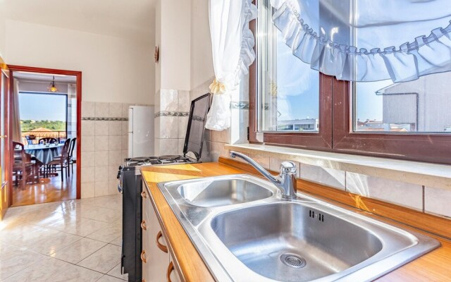 Stunning Home in Volme With Wifi and 2 Bedrooms