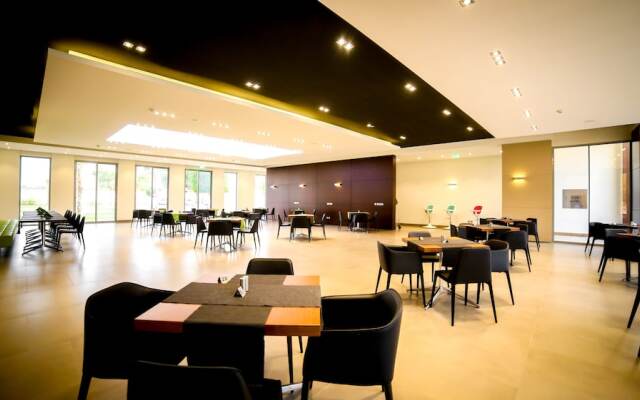 M Executive Hotel & Residence